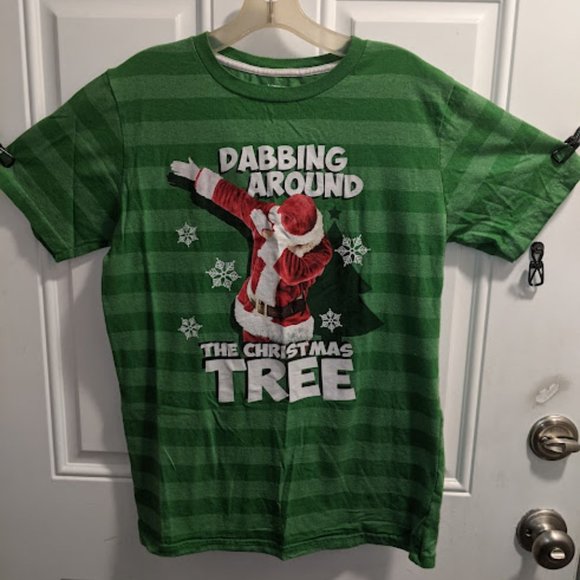 Boys Graphic T-Shirt "Dabbing around the Christmas Tree" - Christmas Saying - Picture 1 of 5